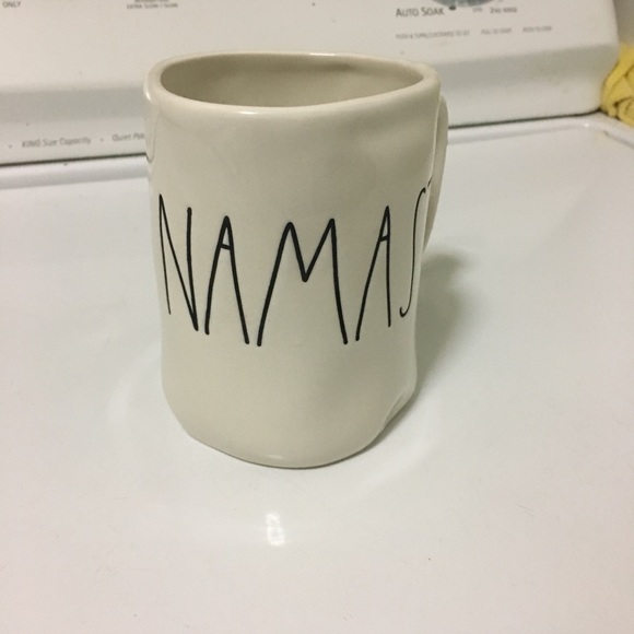 Set of 4 Rae Dunn Mug Set - Picture 4 of 8